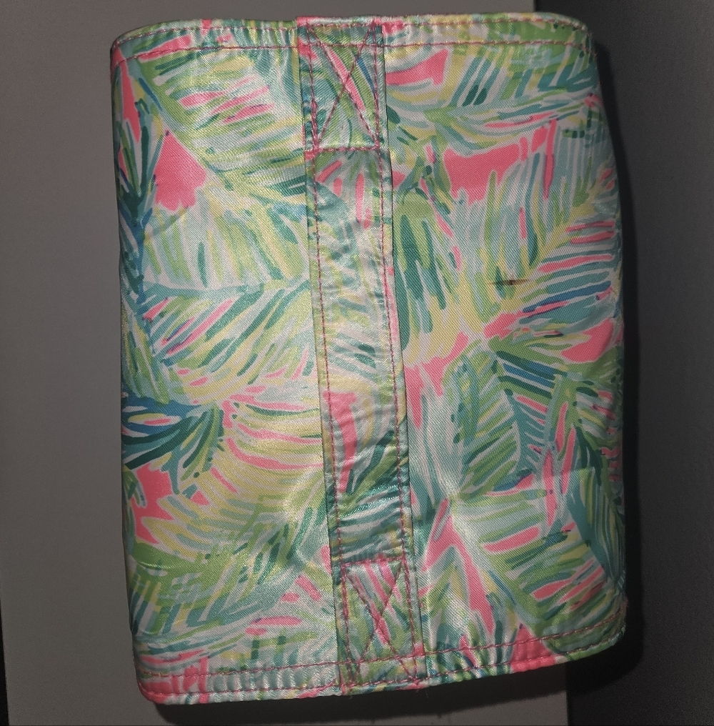 Lilly Pulitzer Tropical Pink Print Hanging Makeup Bag 🤍 - Picture 3 of 9